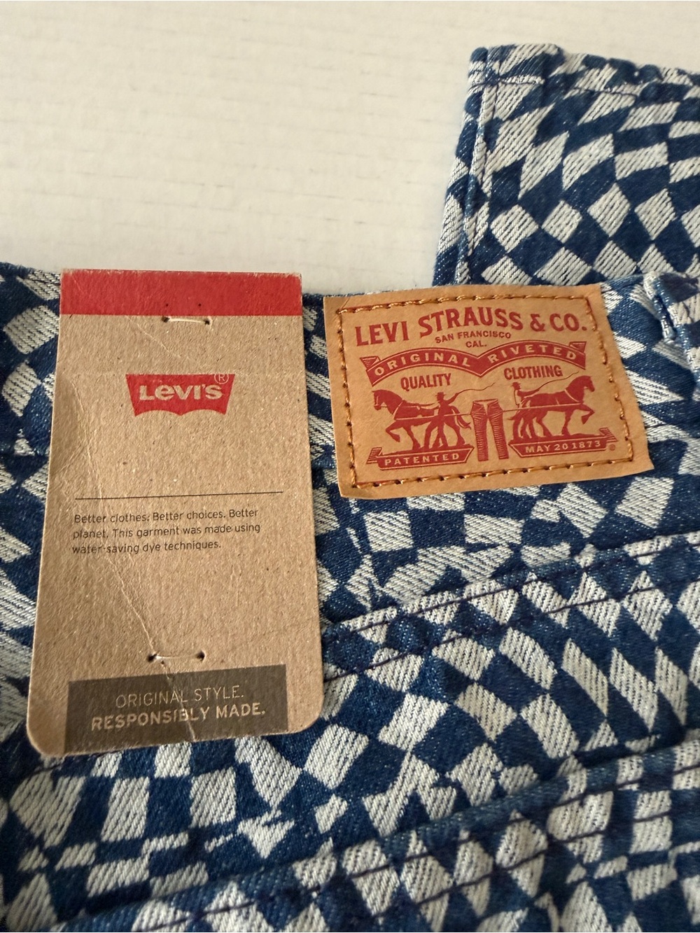 Levi's Blue / White Jeans Wavy 3D Checkered Print Women's Sz 27 X 30 See Measure - Picture 5 of 13